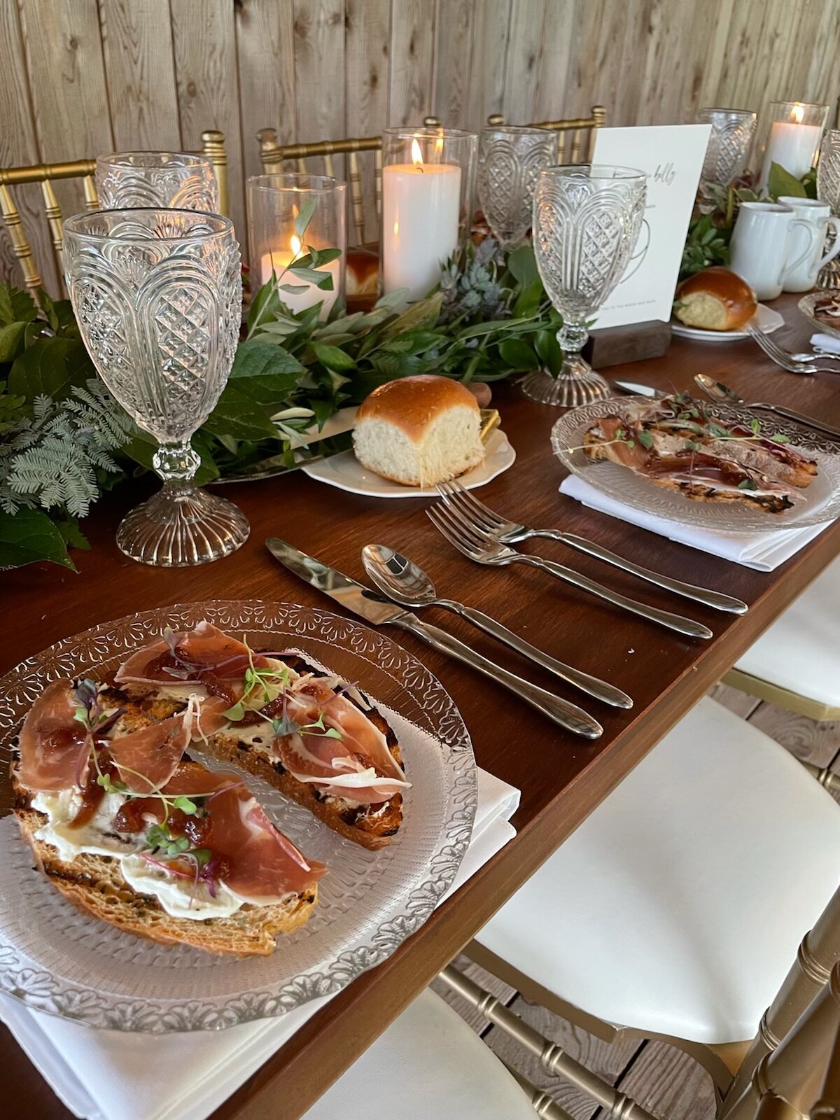 proscuitto and balsamic fig reduction crostini served at Willowbrook wedding venue in PIttsburgh