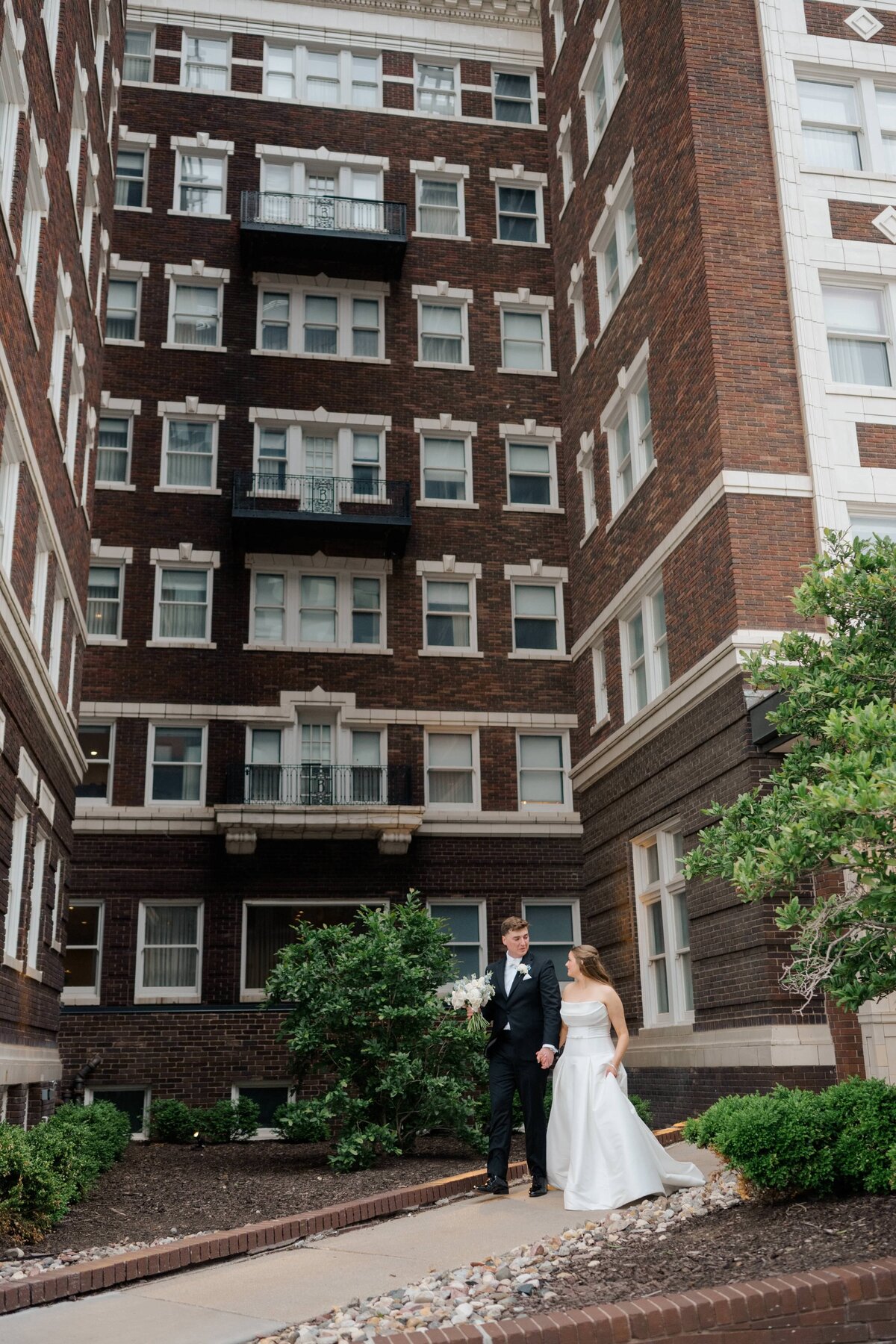 The Cottonwood Hotel Wedding Photos - Anna Brace Photography - Omaha Wedding Photographers-26
