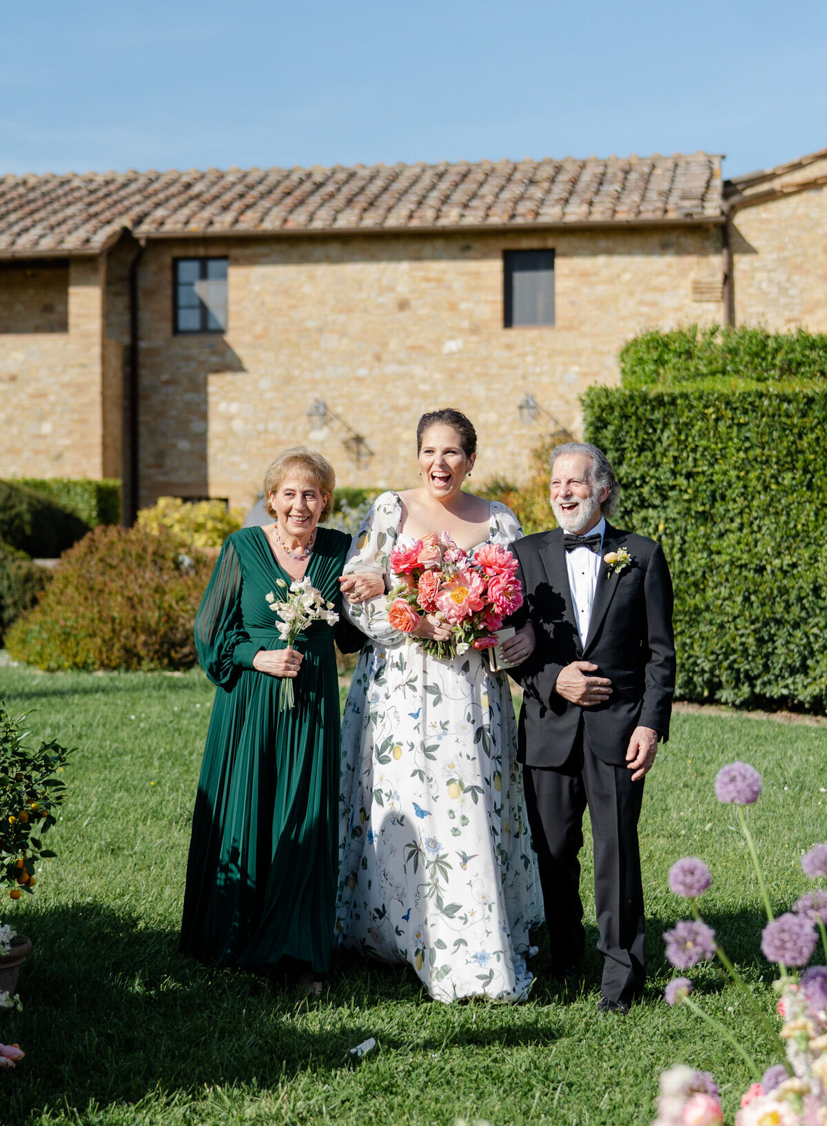 21-rebecca-yale-tuscany-floral-wedding-borgo-finocchieto