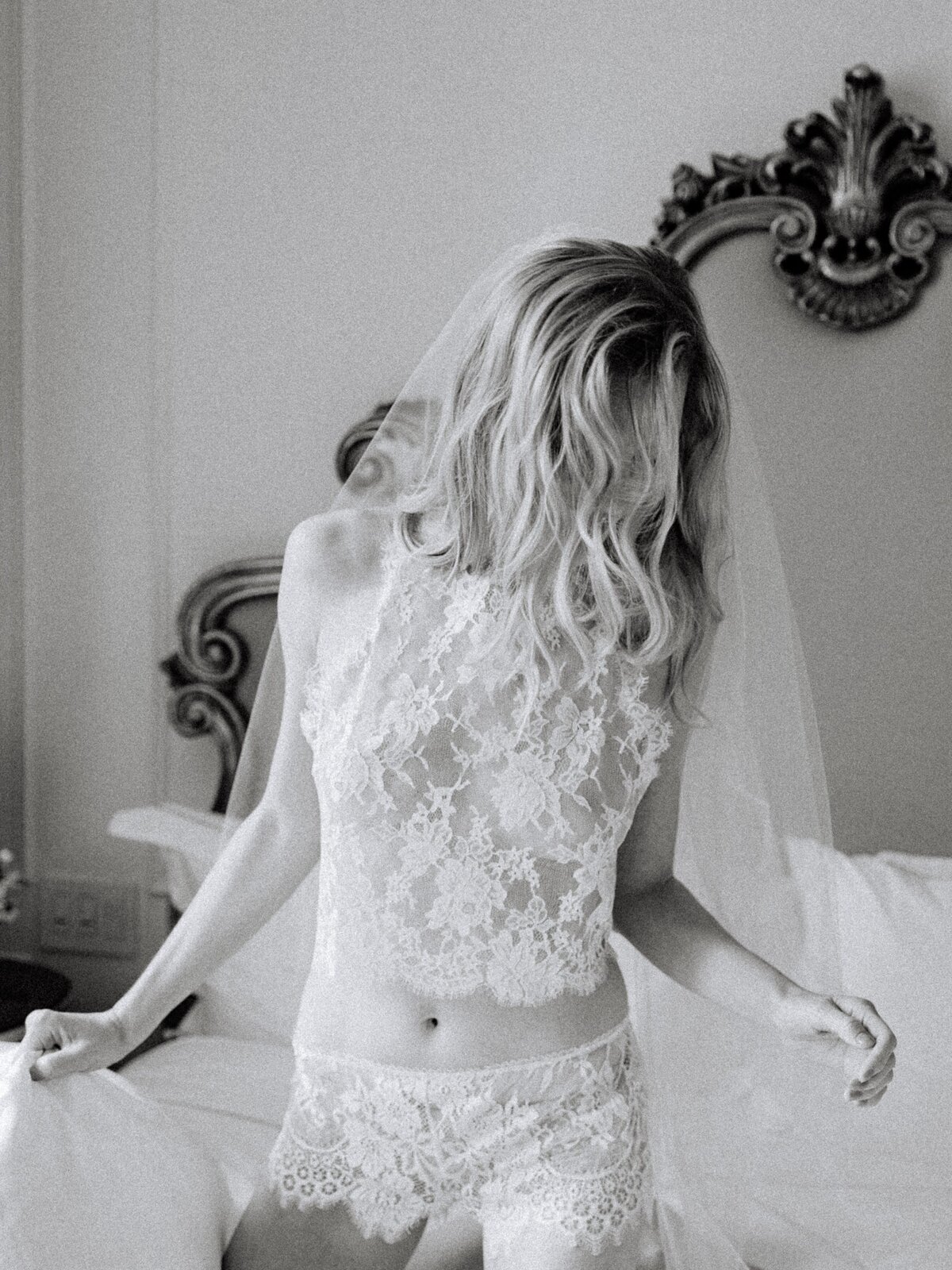 bridal boudoir portraits at the plaza-3