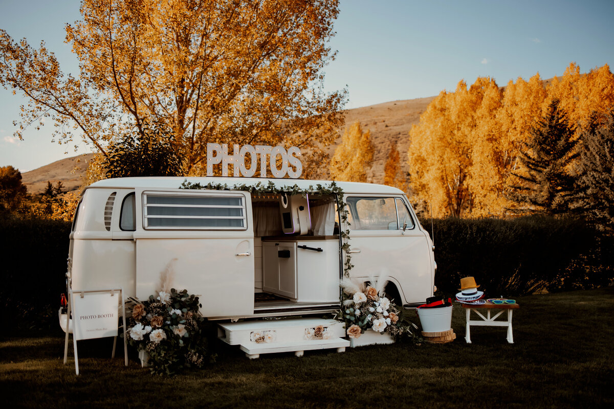 Denver Photo Bus in Vail Colorado for a fall wedding