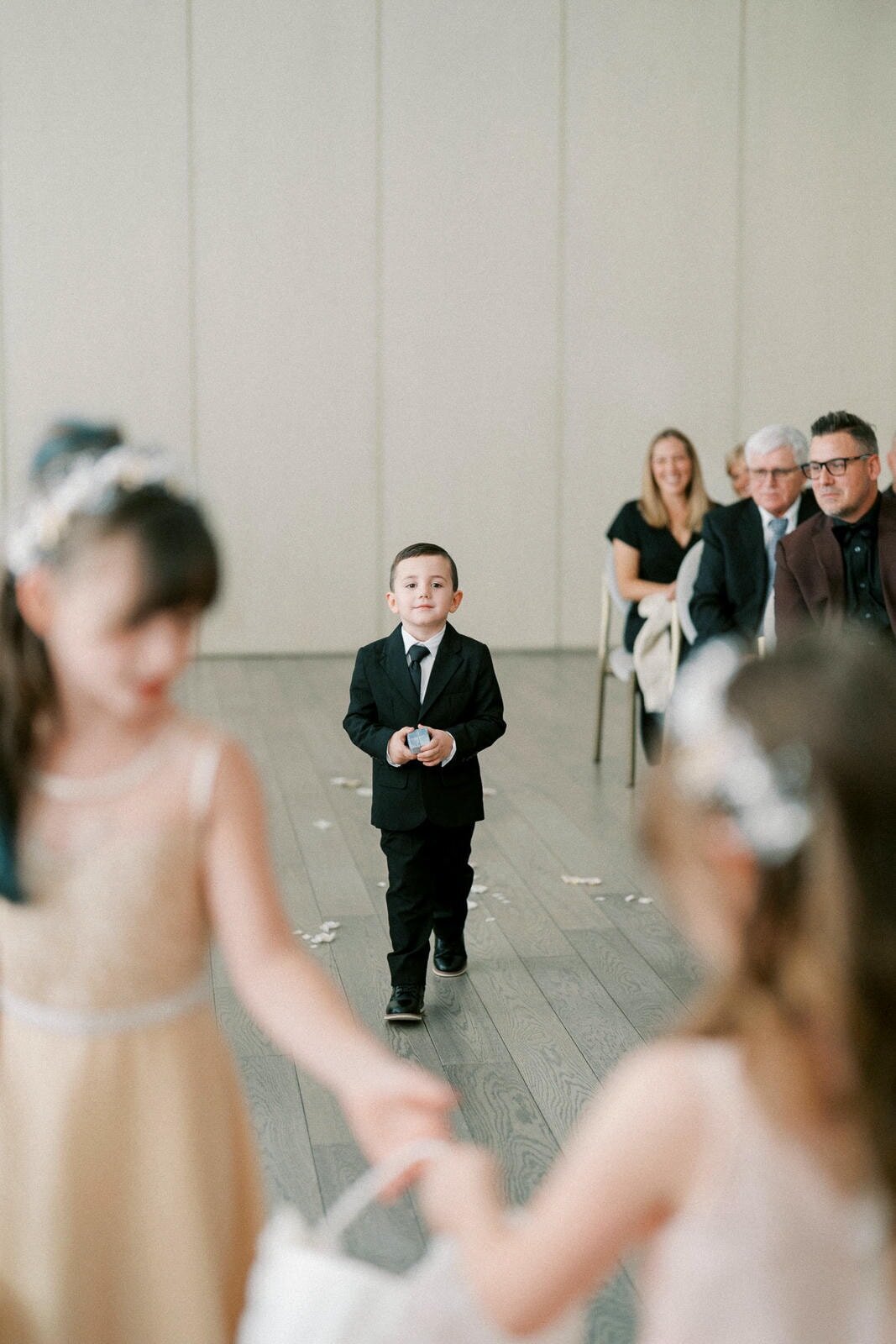 W9-Wedding-Photos-The-Pearle-Burlington-Lake-Ontario-Stephen-and-Oksana-2024-09-29-2500px-1115