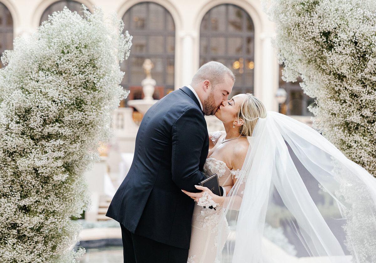 Miami-Wedding-Photographer-Claudia-Amalia-The-Breakers-3