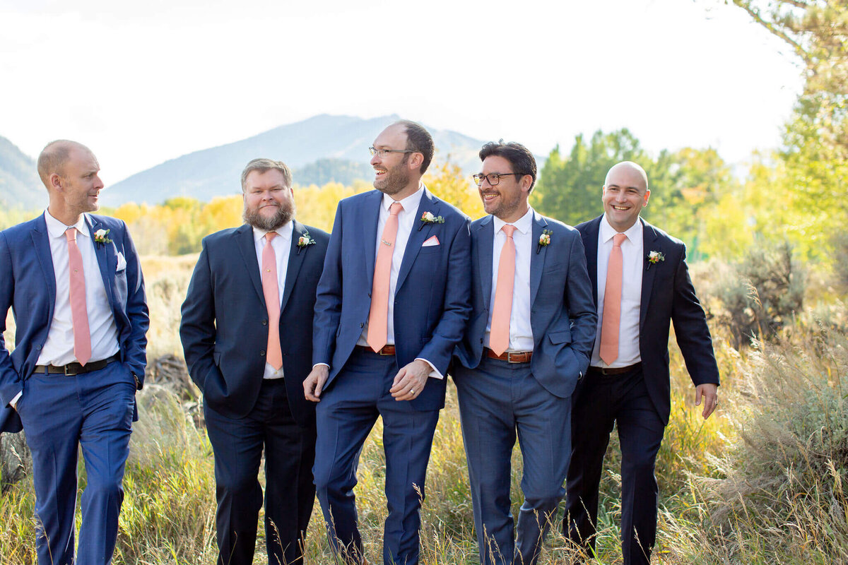 fall-aspen-wedding-groomsmen