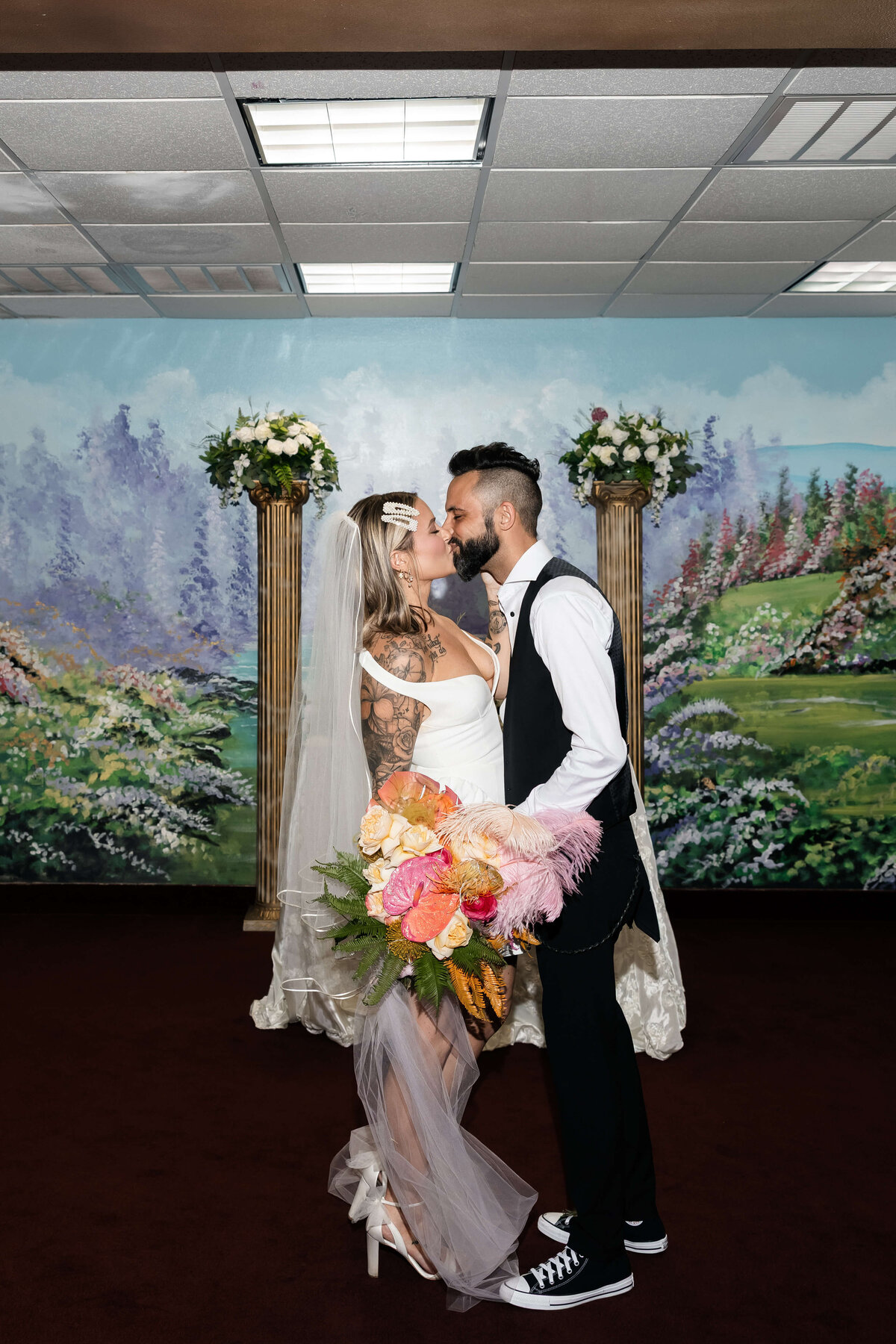 67_riskyexposure_sasha-andy_las-vegas-elopement-photography