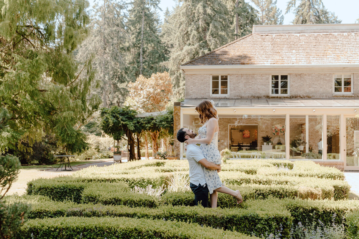 Lakewold-Gardens-Engagement-Session-81