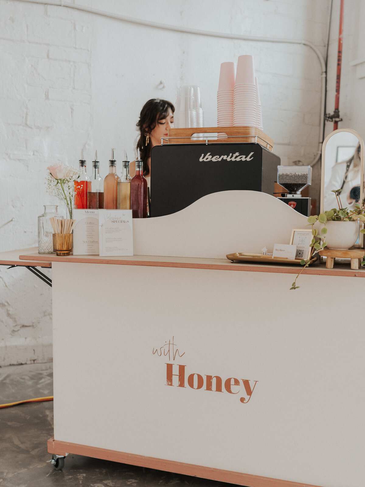Add a luxurious coffee experience to your Idaho wedding with With Honey Coffee’s mobile espresso bar and custom-crafted drinks. Let us delight your guests on your special day.