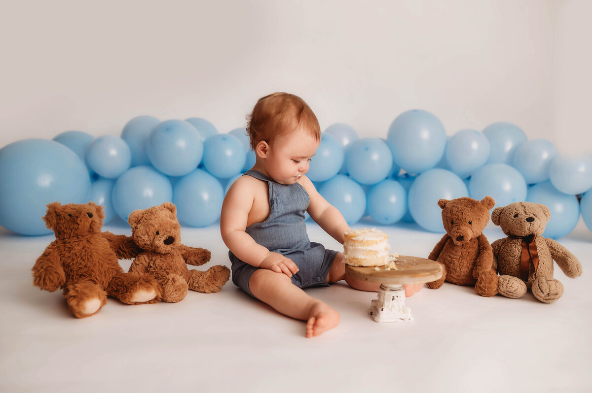 Baby posed for Cake Smash Photos in Charleston, SC