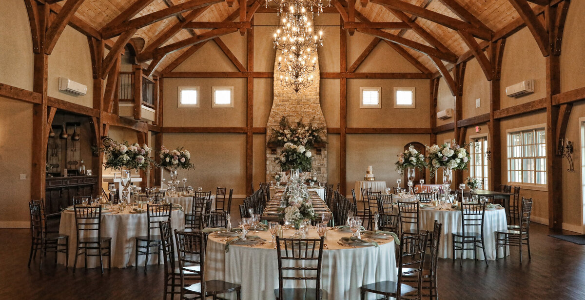 The English Barn | Kansas City Wedding & Event Venue