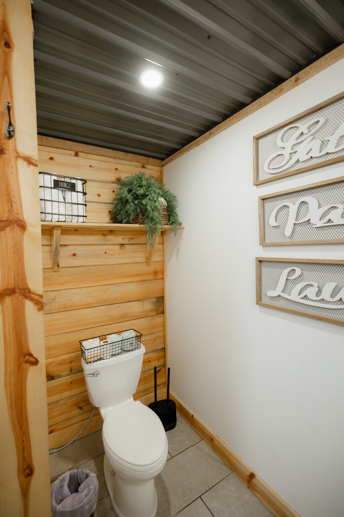 Bear-Ridge-Destination-barndo-suites-rosie-photo-video-95