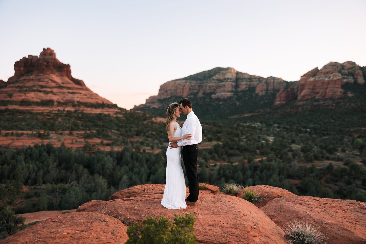 sedona-elopement-baby-bell-rock-47