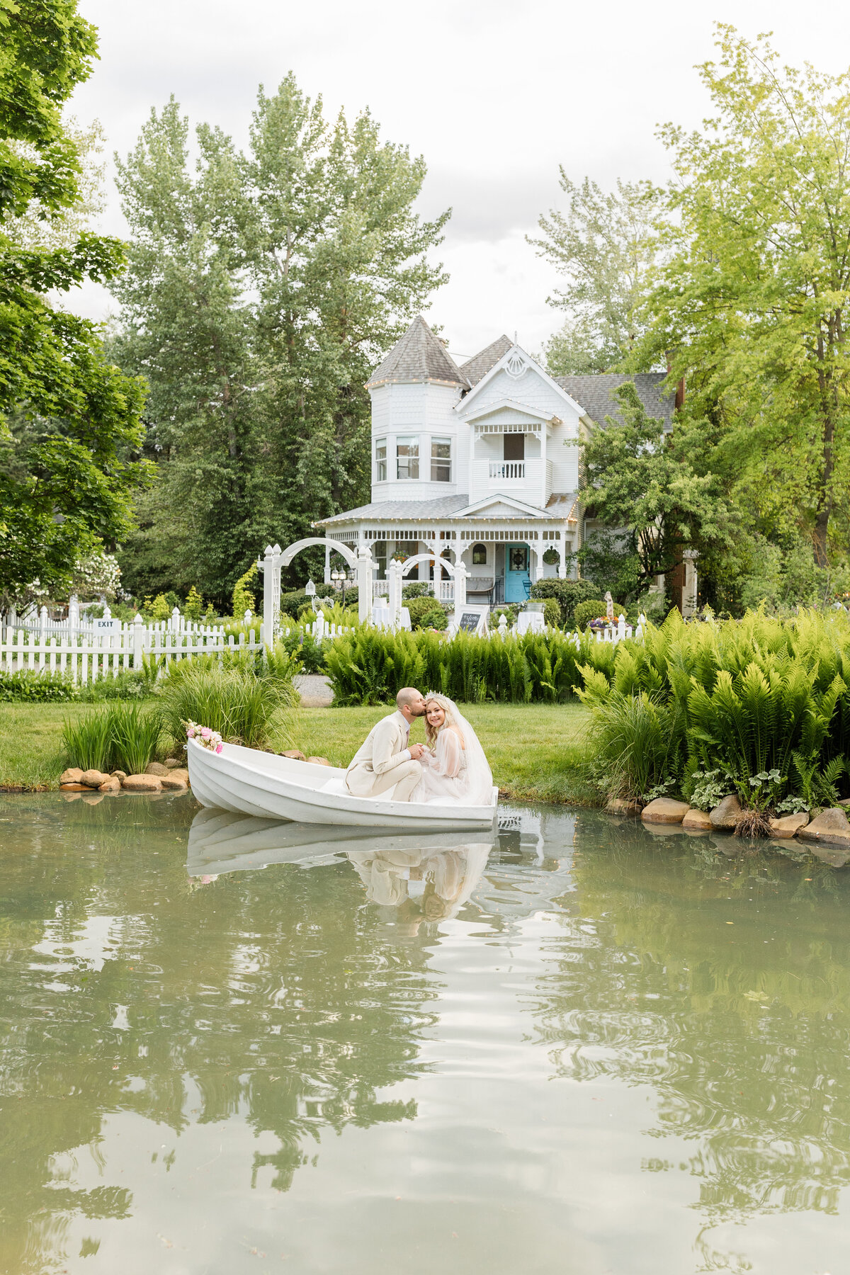 Laptiv Bride & Groom Portraits-42