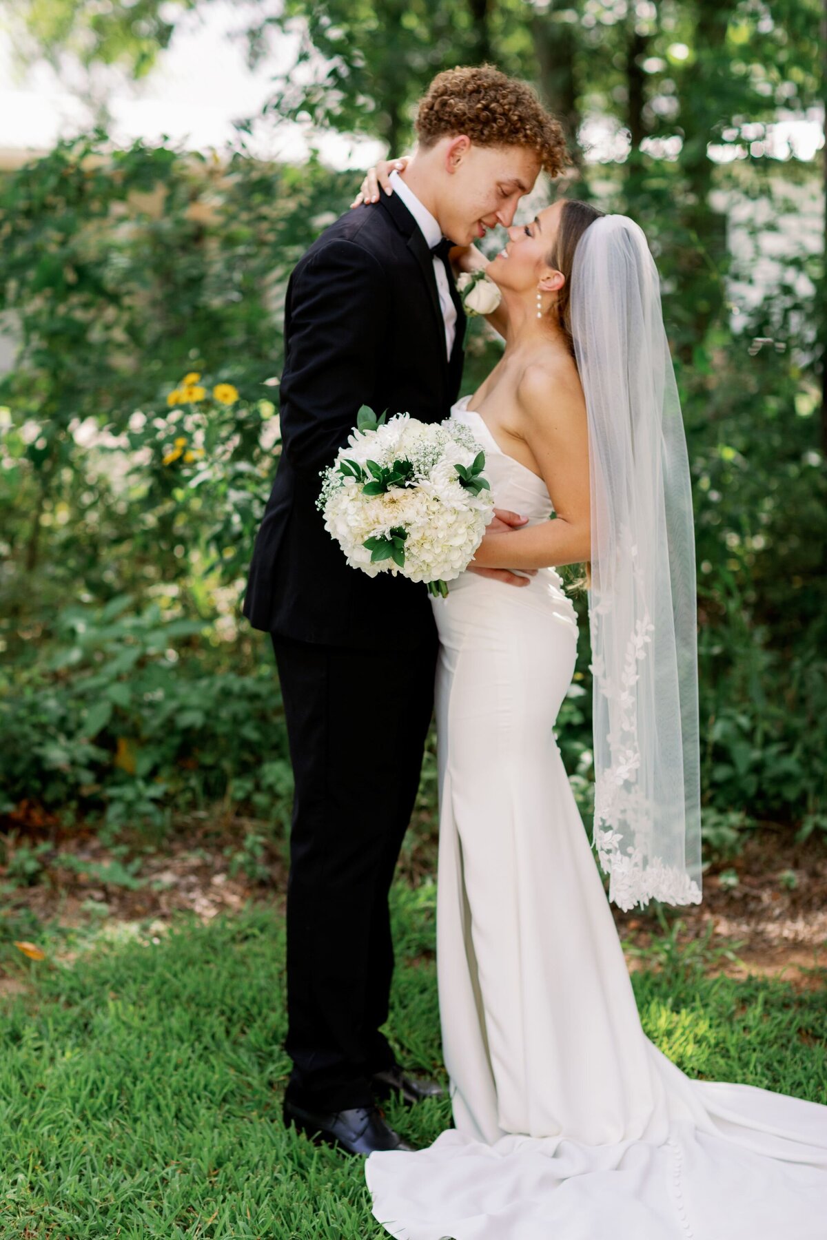 brittany-pannebaker-tampa-florida-destination-wedding-photographer-wedding-gracie-and-taelon-arkansas-preview-13