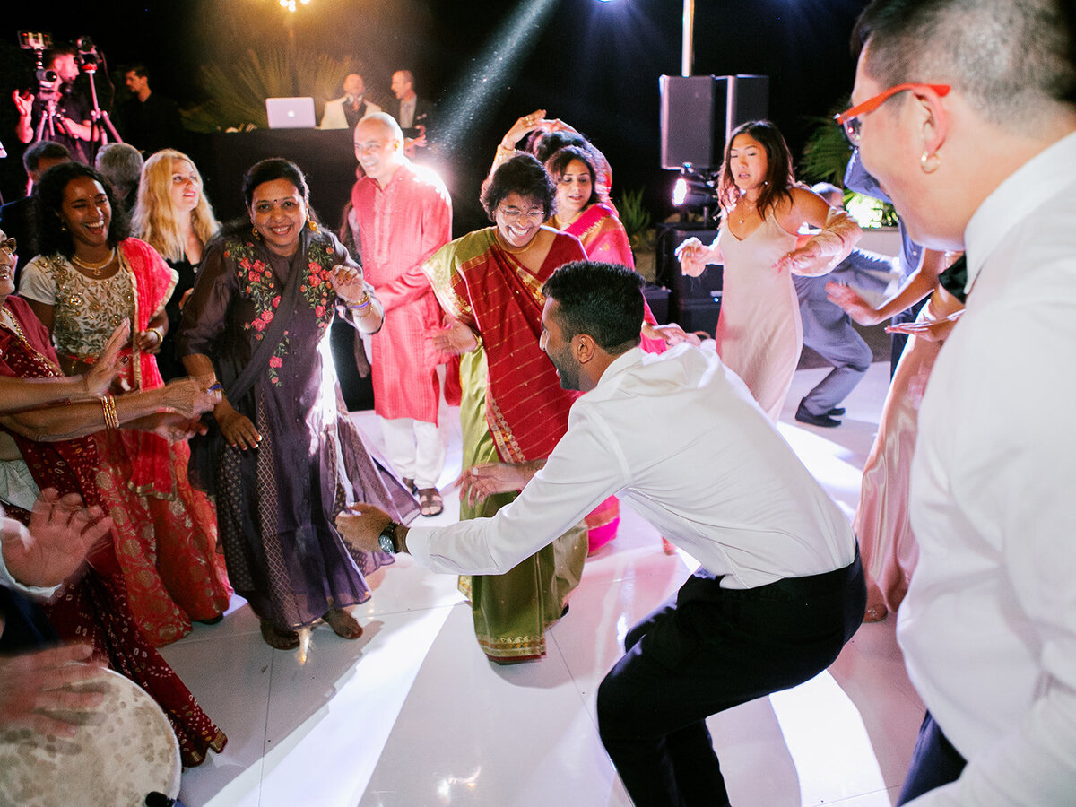 sasha-aneesh-wedding-dancing-101_websize