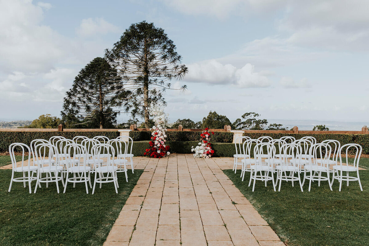 Ombre ceremony flowers Flaxton Gardens