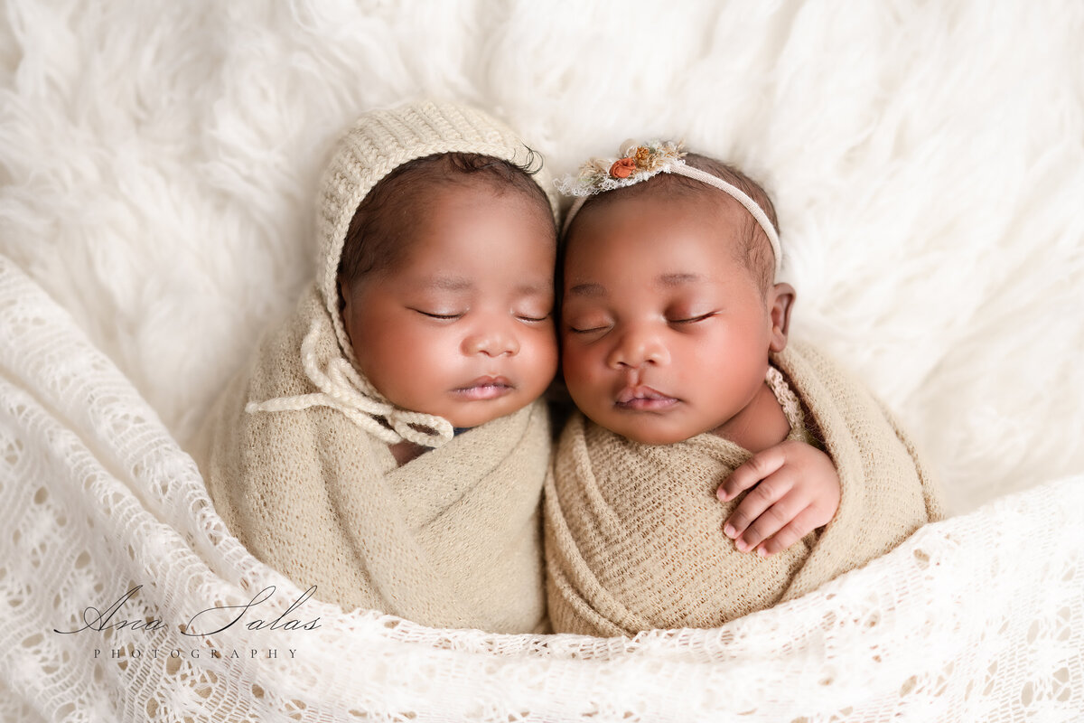 Newborn-Photographer-Edmonton-22