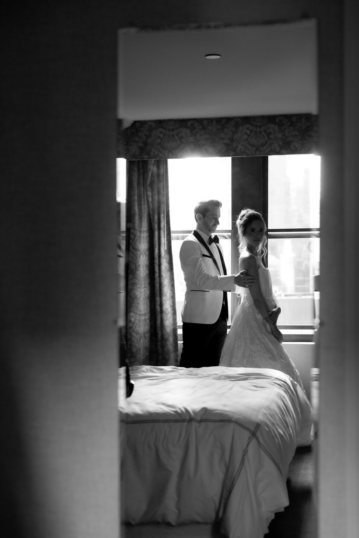 terrace-nyc-wedding-elegant-couple-69