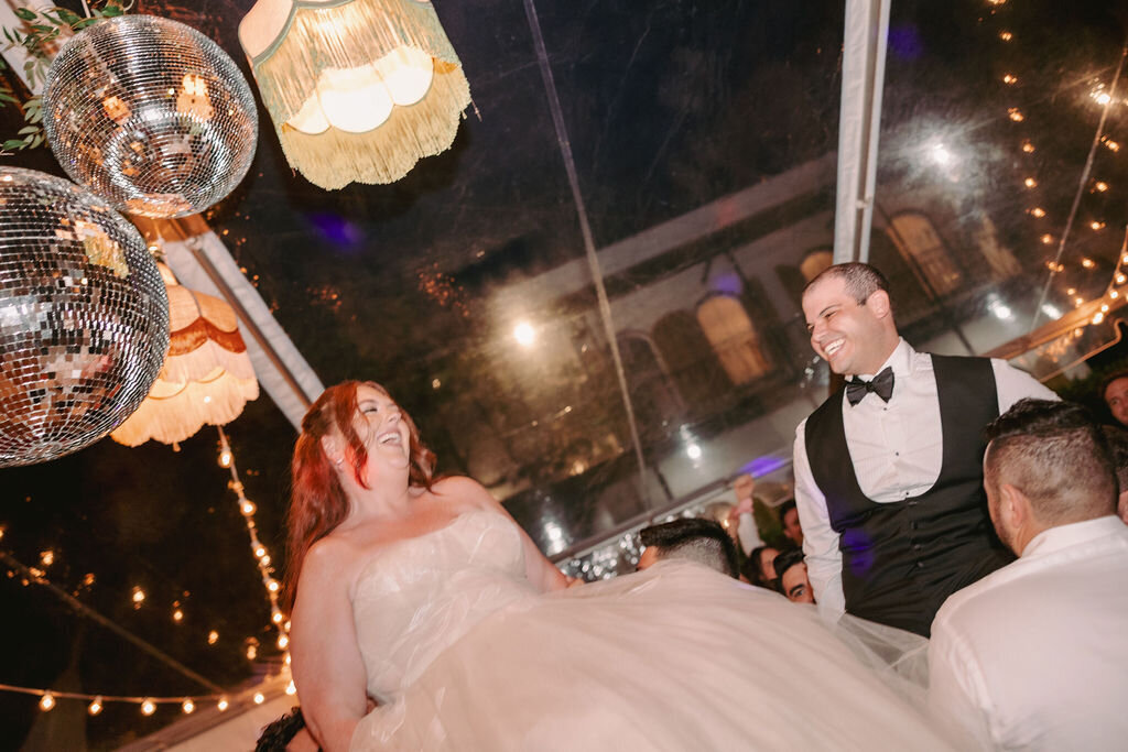 guest list management, wedding day, wedding day timeline, hora, ketubah
