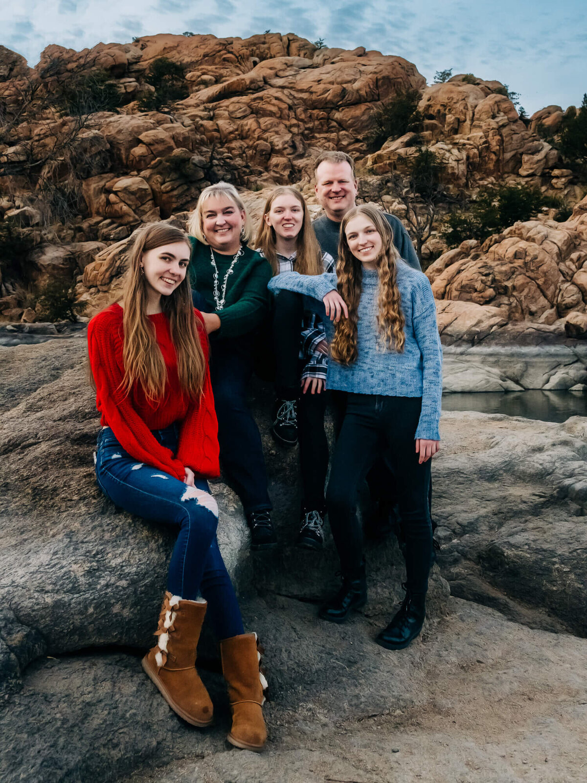 Family poses in Granite Dells for Prescott family photos