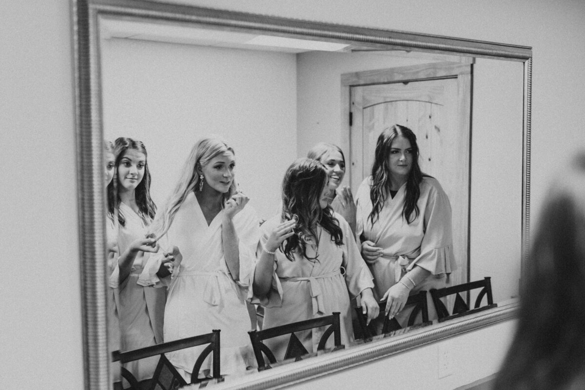 bridal party getting ready