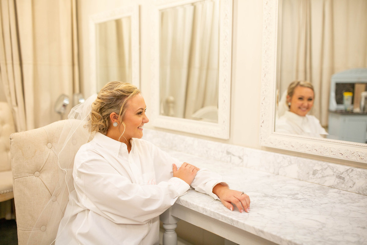 Fitzography_Bates_GettingreadyBridesmaidsA-15