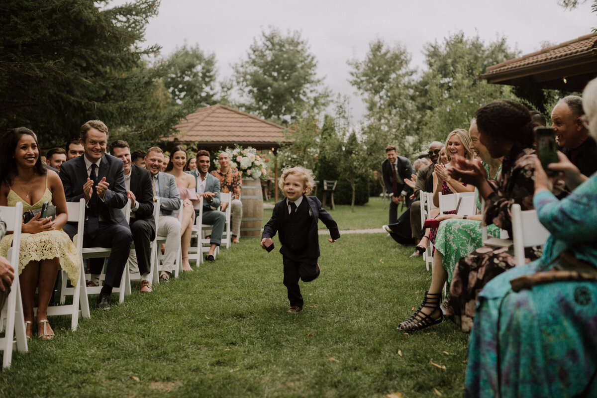serena-guy-wedding-kurtz-orchards-niagara-on-the-lake-summer-12