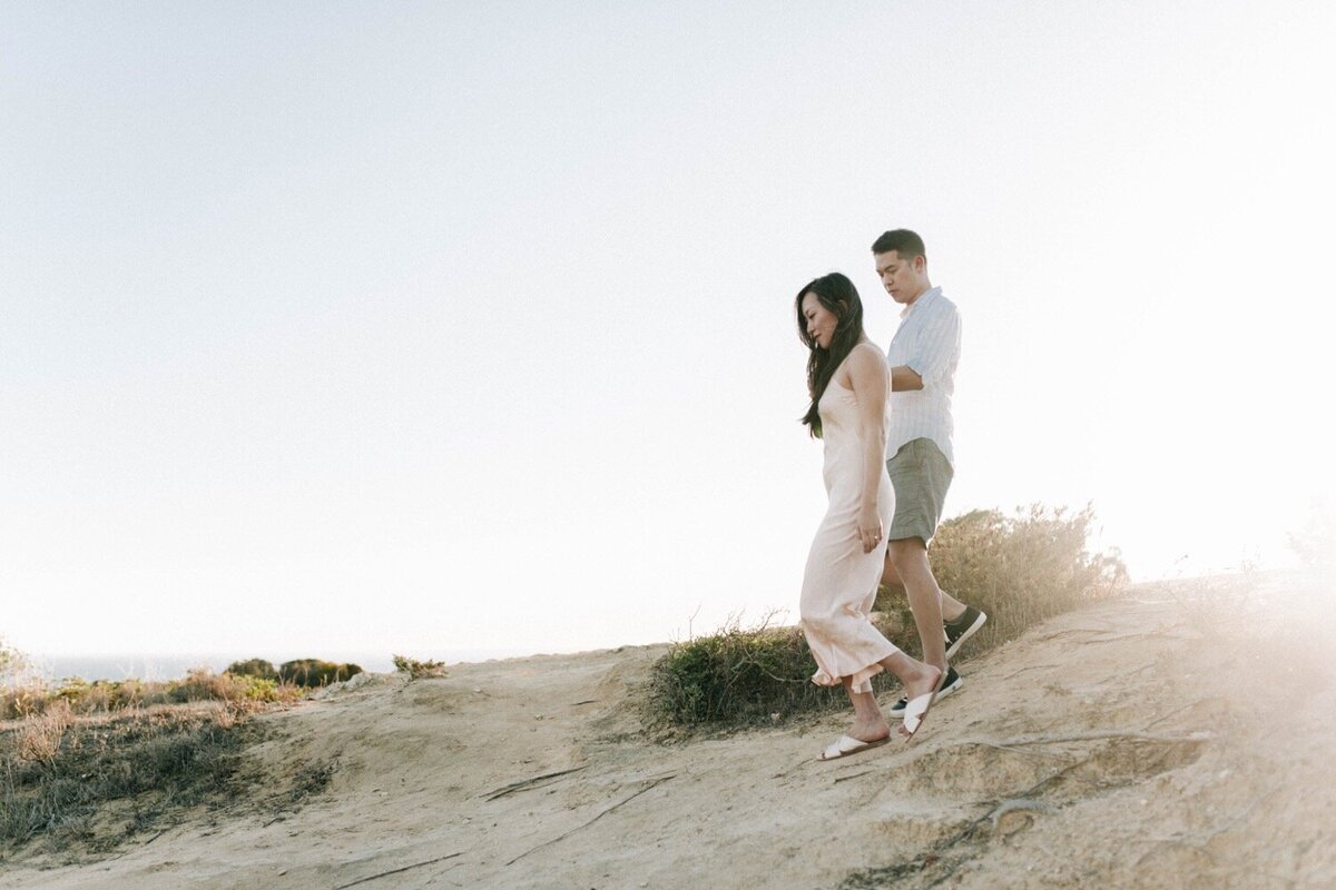 02_Flora_And_Grace_Portugal_Editorial_Wedding_Photographer Lisboa_Wedding_Photographer-17_Natural editorial wedding photographer at the Algarve coast in Portugal. Discover the wedding photography of Flora and Grace.