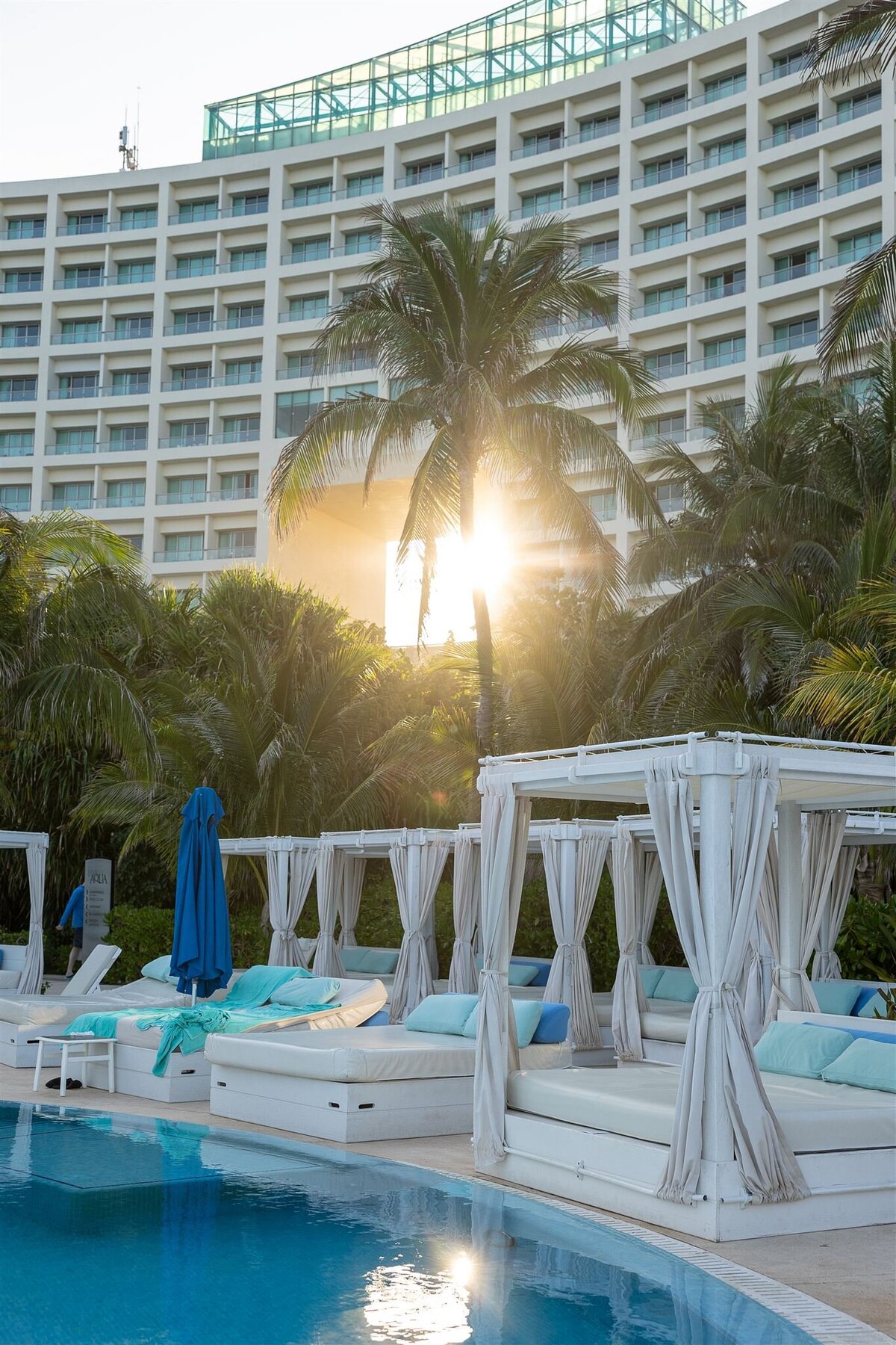 0011-2024-cornerstone-live-aqua-cancun-mexico-travel-leisure-co-noir-9-creatives-3P6A2348_websize