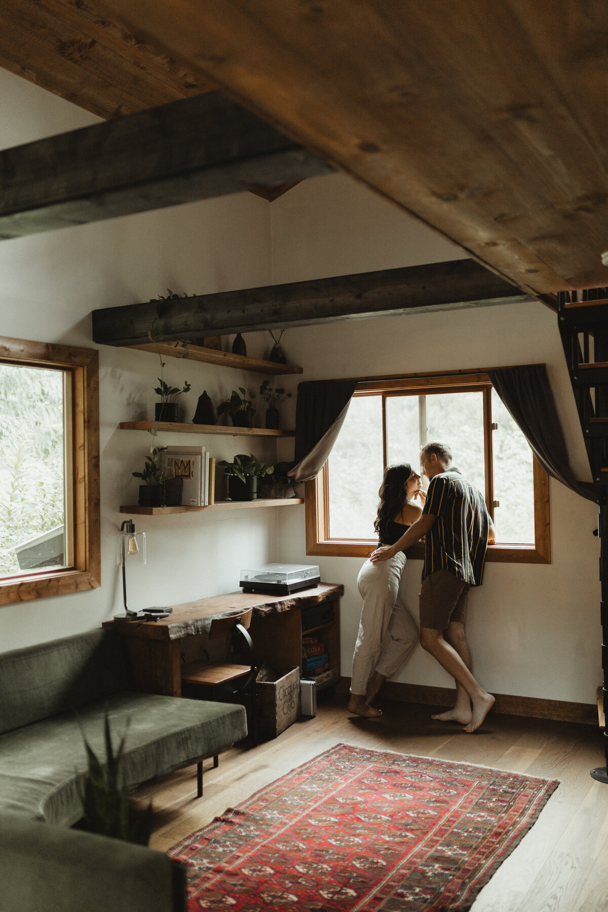 casualcouplesinhomesessionkansascityphotographer-39