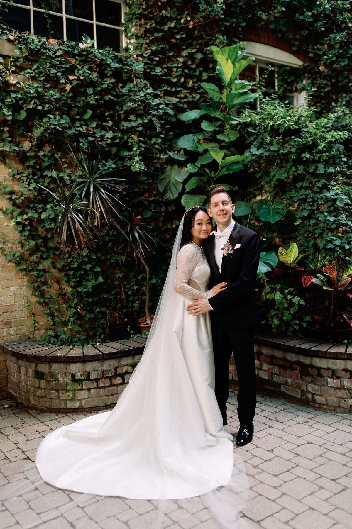 LumaRestaurantTorontoWeddingPortraits-171_1