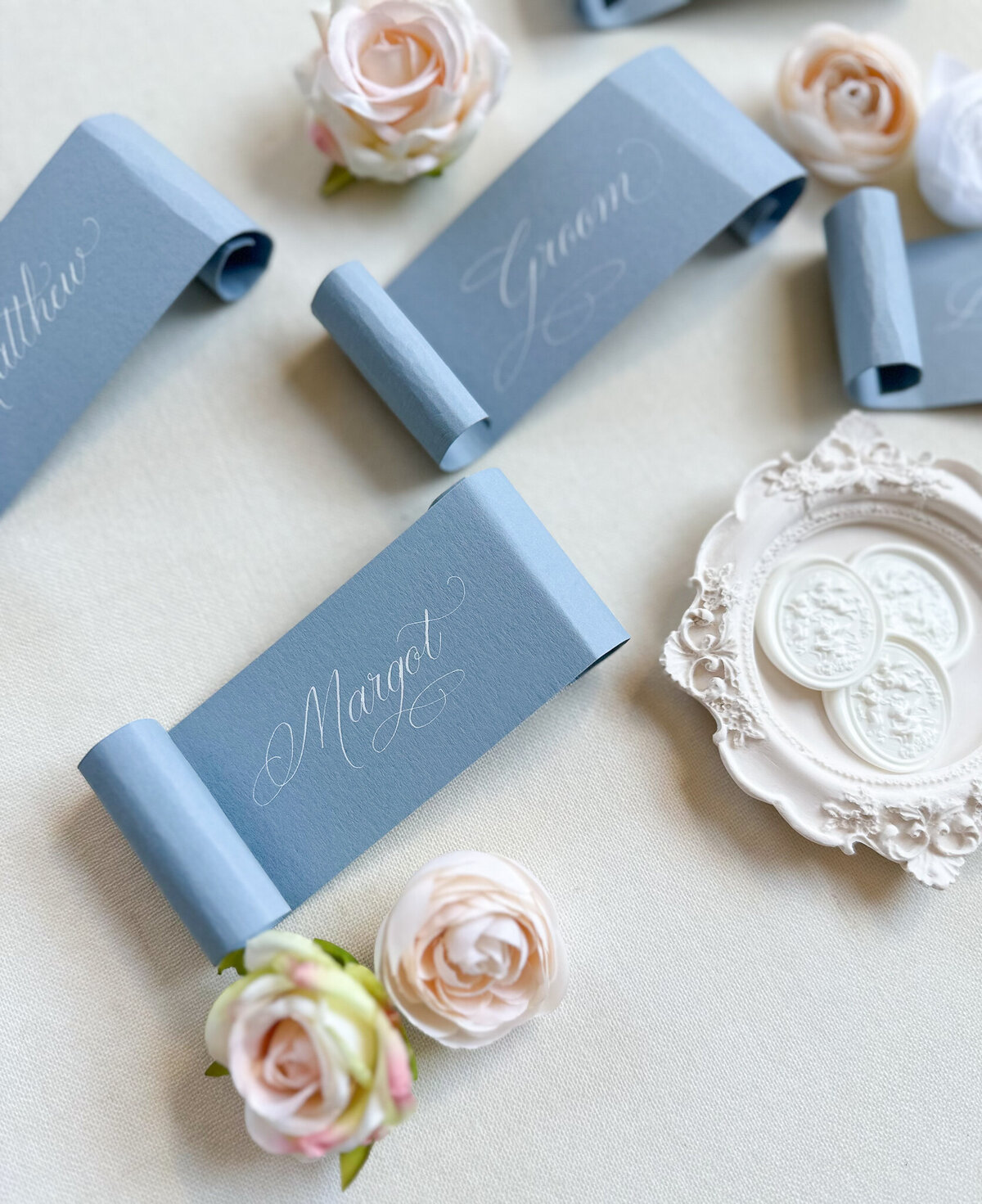 Rolled placecards