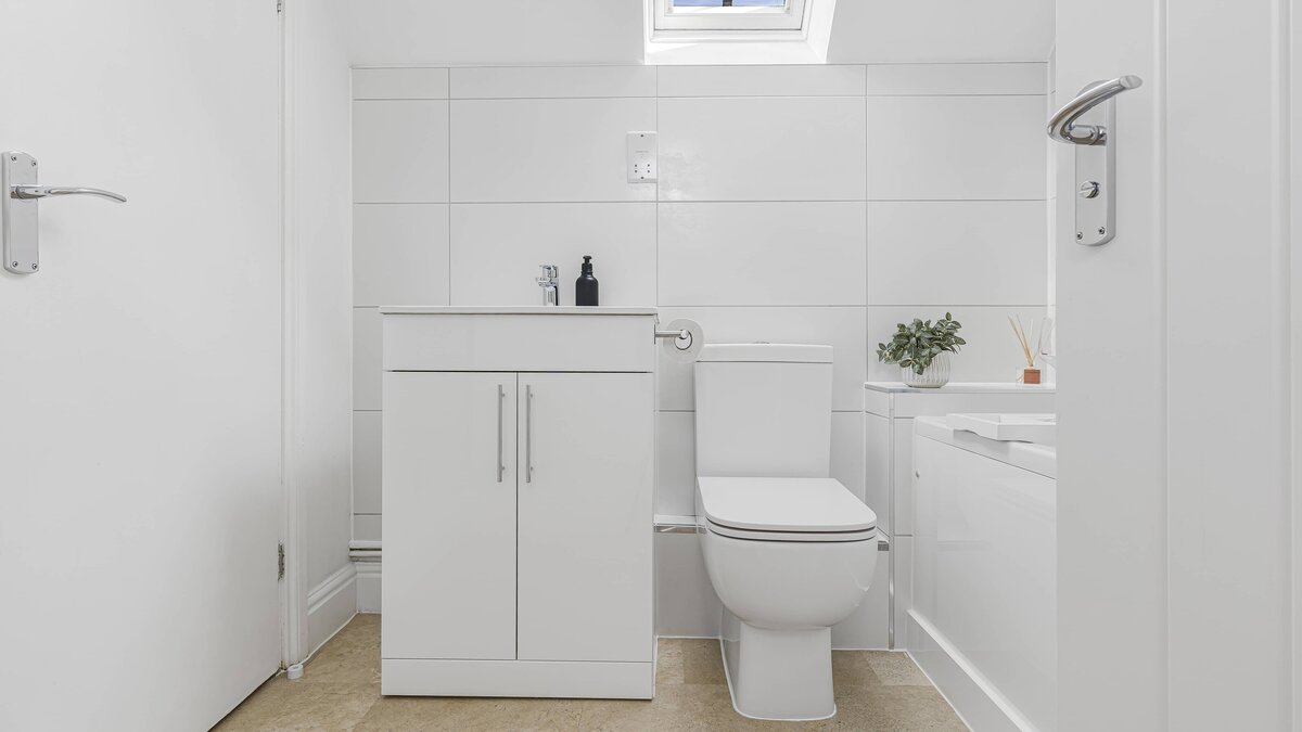 The Retreat: Luxury 2 Bedroom Cottage