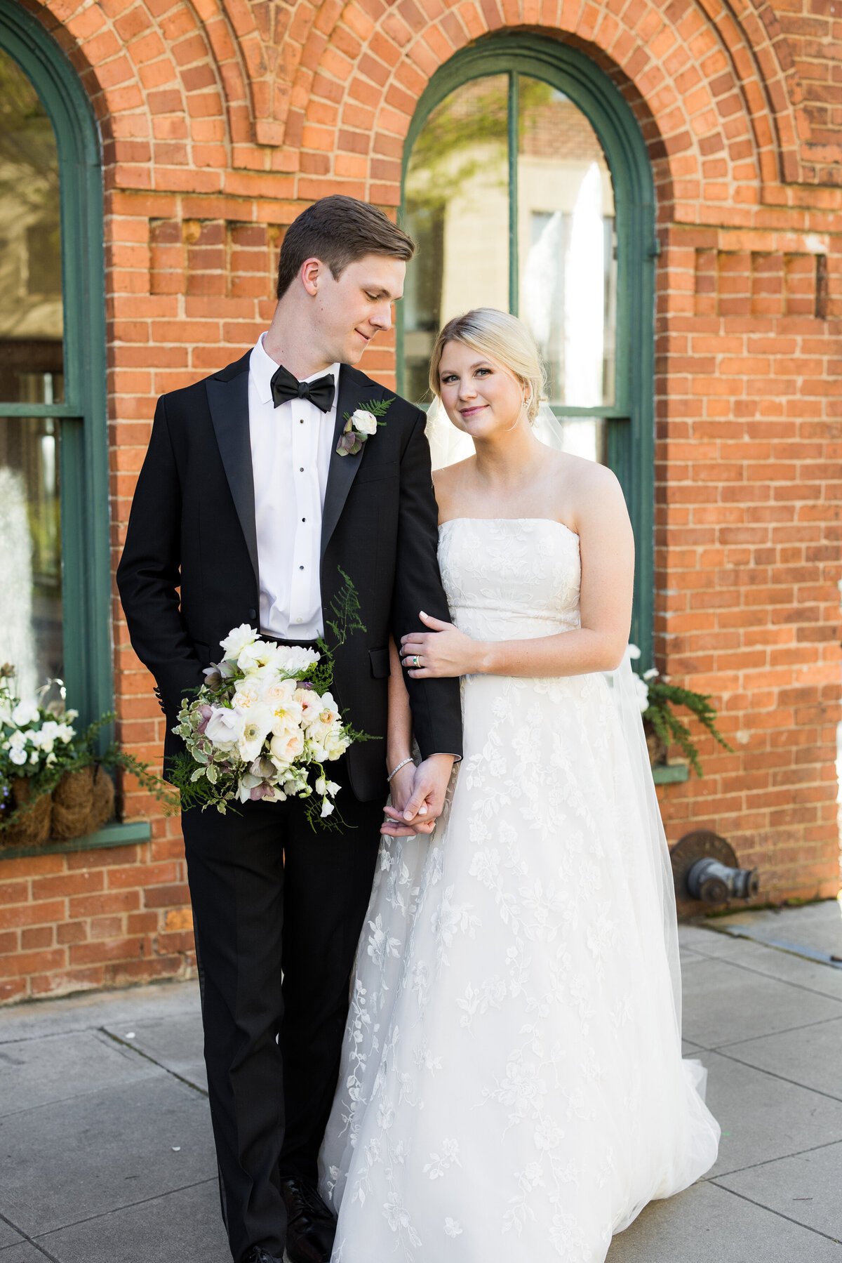 HuguenotLoft-GreenvilleWeddingPhotographer-KendraMartinPhotography-30