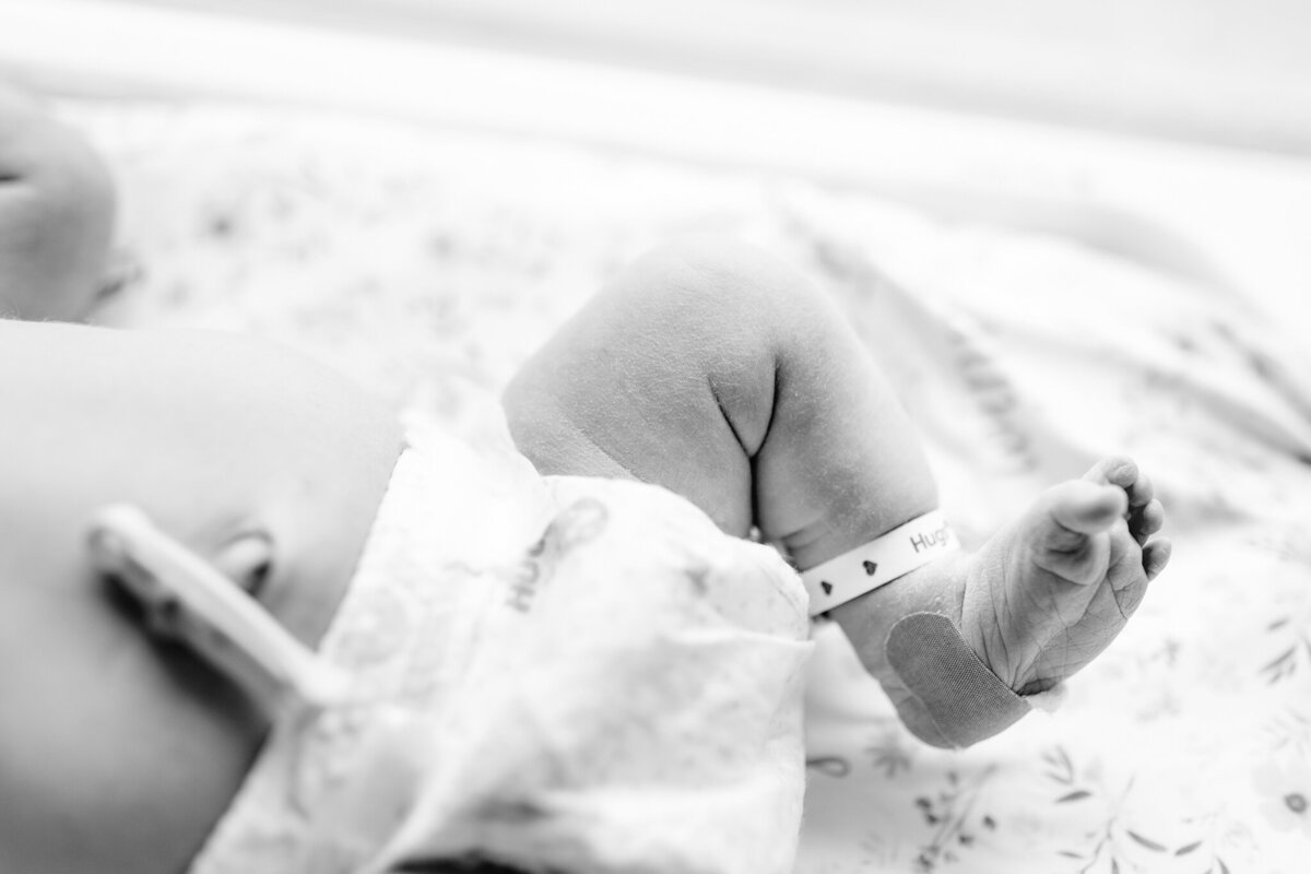 Amezquita-NWA-Mercy-Hospital-Baby-Photographer-7