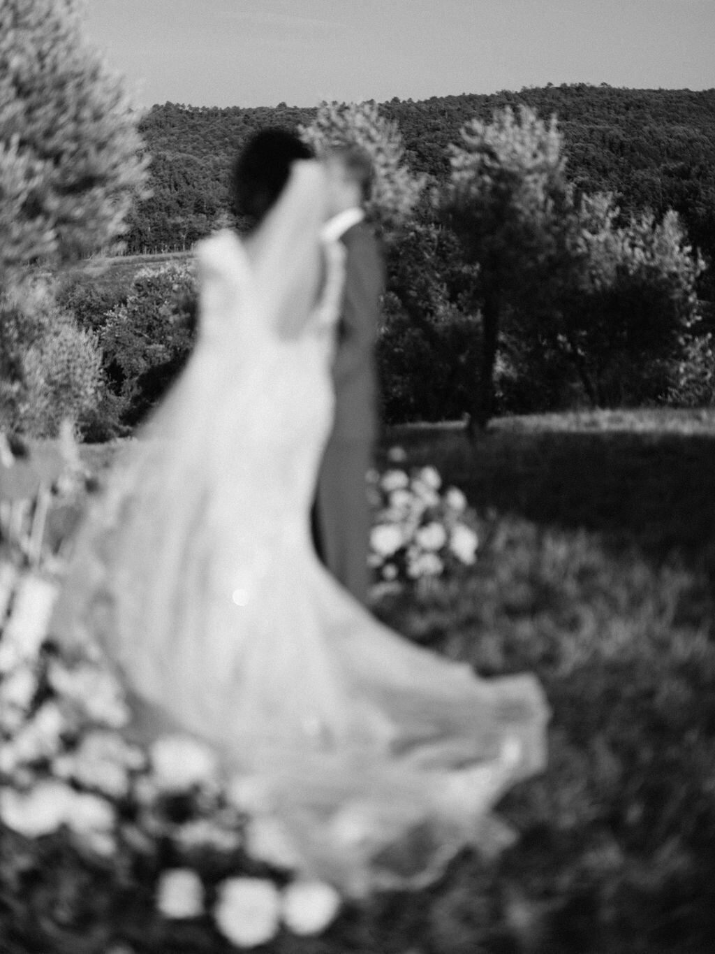 Paris-Photographer-Destination-Franklyn-Wedding-Italy-Tuscany-FKPG7098-2-2023