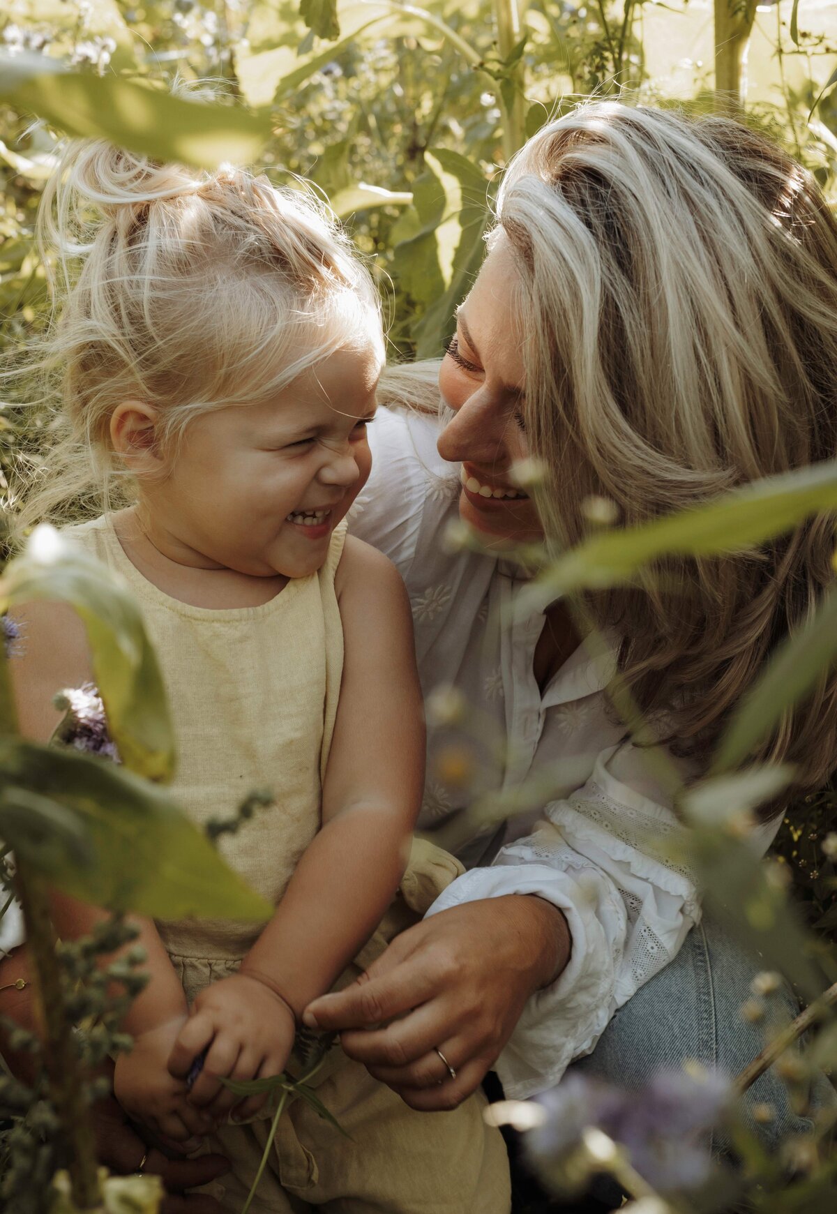 motherhood fotografie limburg, motherhood shoot limburg, motherhood shoot haelen, motherhood shoot roermond, motherhood shoot leudal, motherhood fotografie, motherhood shoot limburg, motherhood shoot brabant, moeder en kind fotografie limburg, moeder en kind fotografie, 