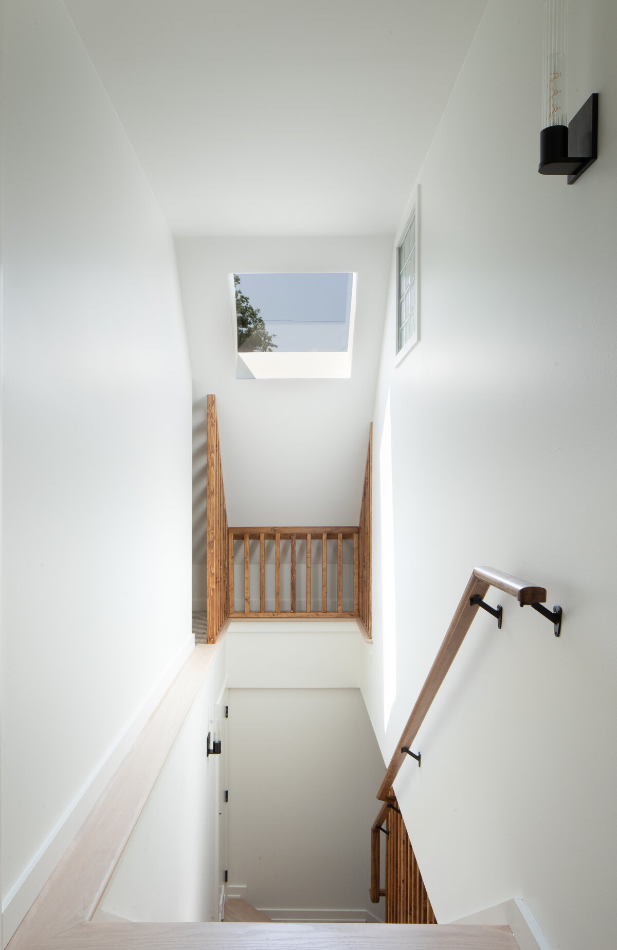 811 S 12th Stairwell-