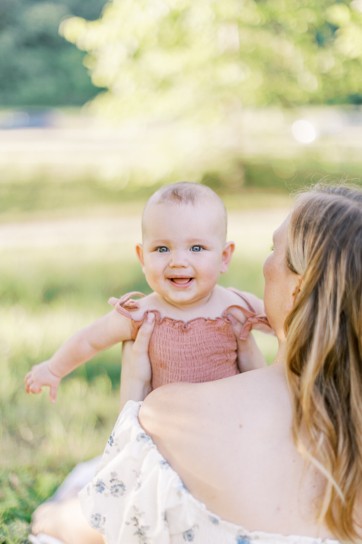 Family portrait session in a Philadelphia park - 6