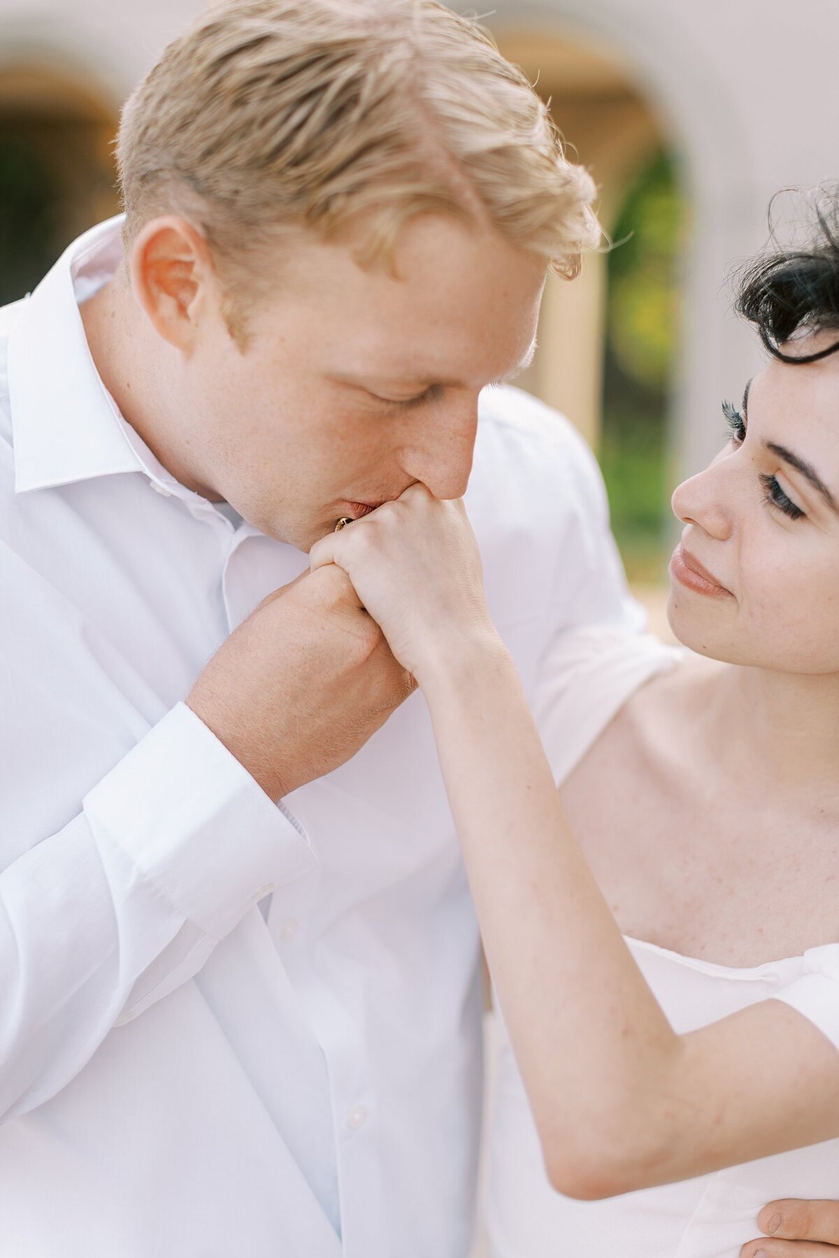 Chicago-Illinois-Catholic-Wedding-Photographer-North-Avenue-Beach-Engagement-Photos-_0001