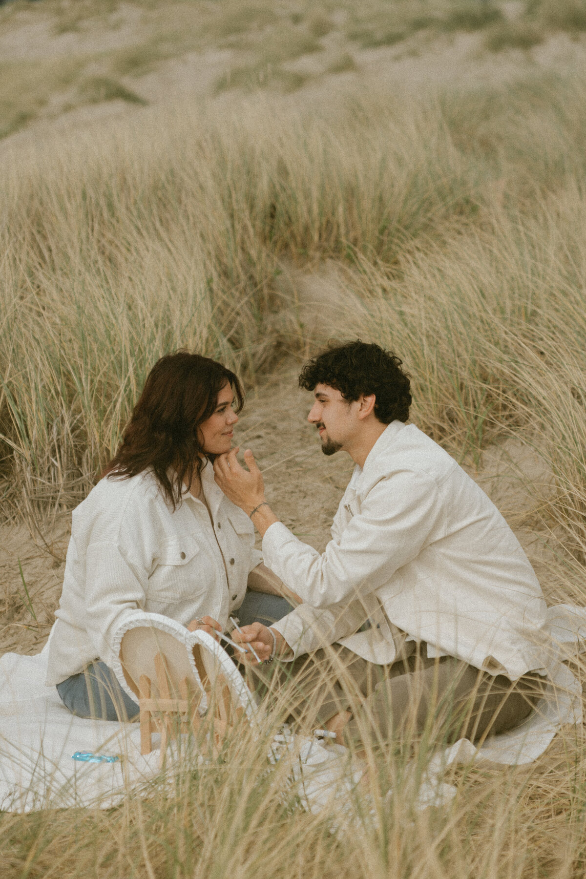 cannon beach - oregon documentary storytelling - couples sunset photos-33