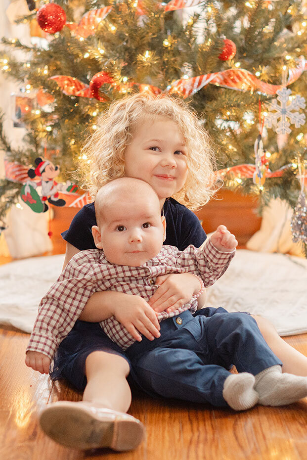 lkw-10-indoor-christmas-family-photos
