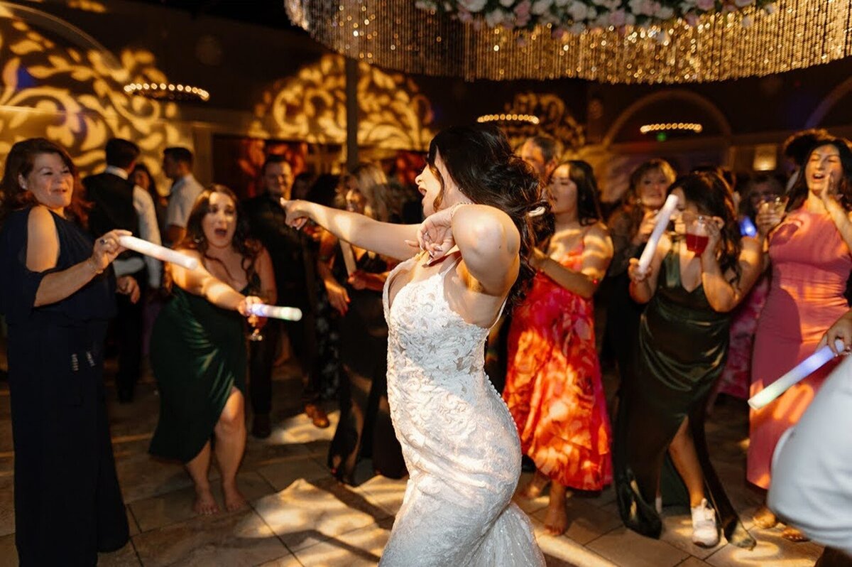 bay-area-wedding-guests-dancing-3