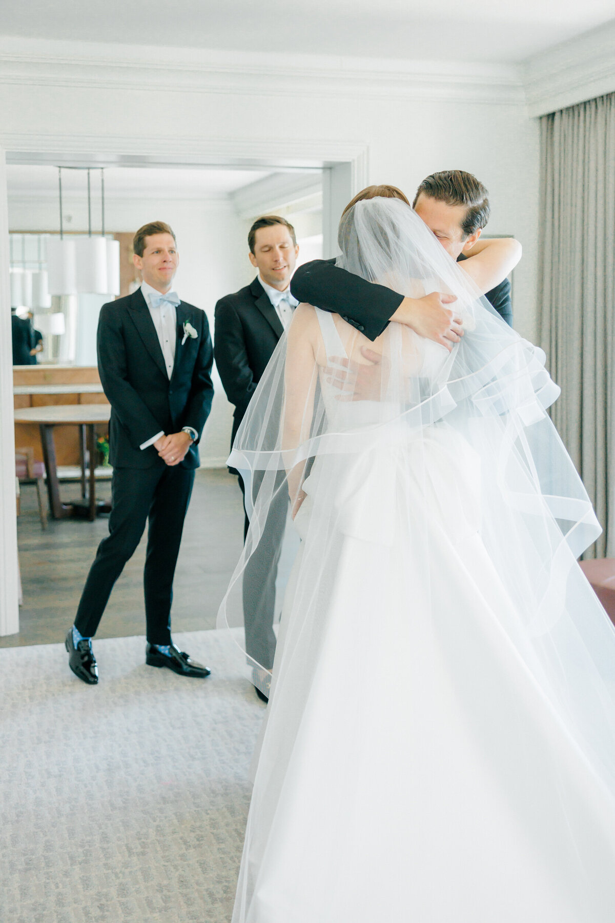 Lexi Benjamin Photography_Reynolds Chicago History Museum Wedding_07.06.24-42