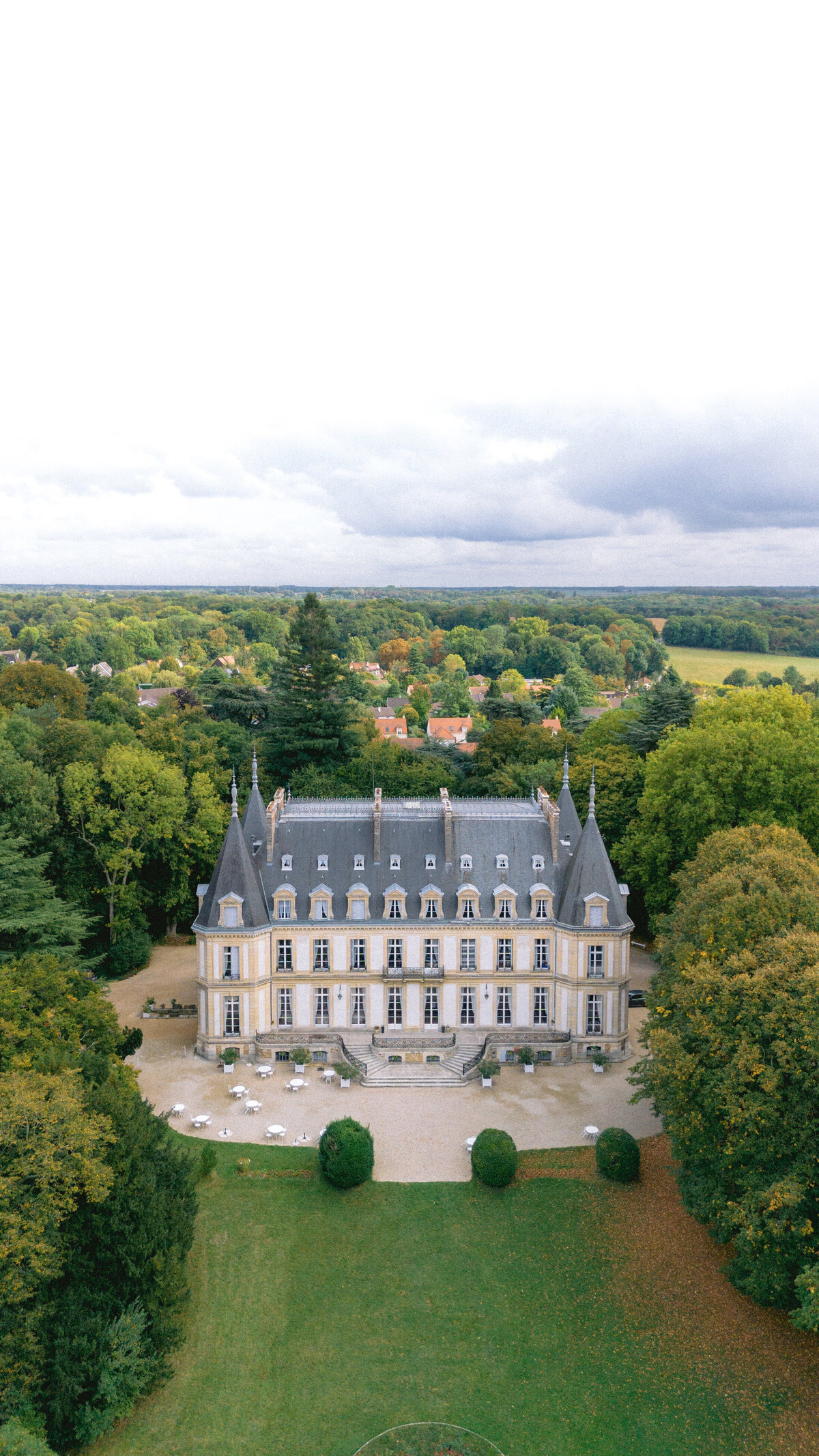 photographe-mariage-paris-chateau-de-santeny-drone