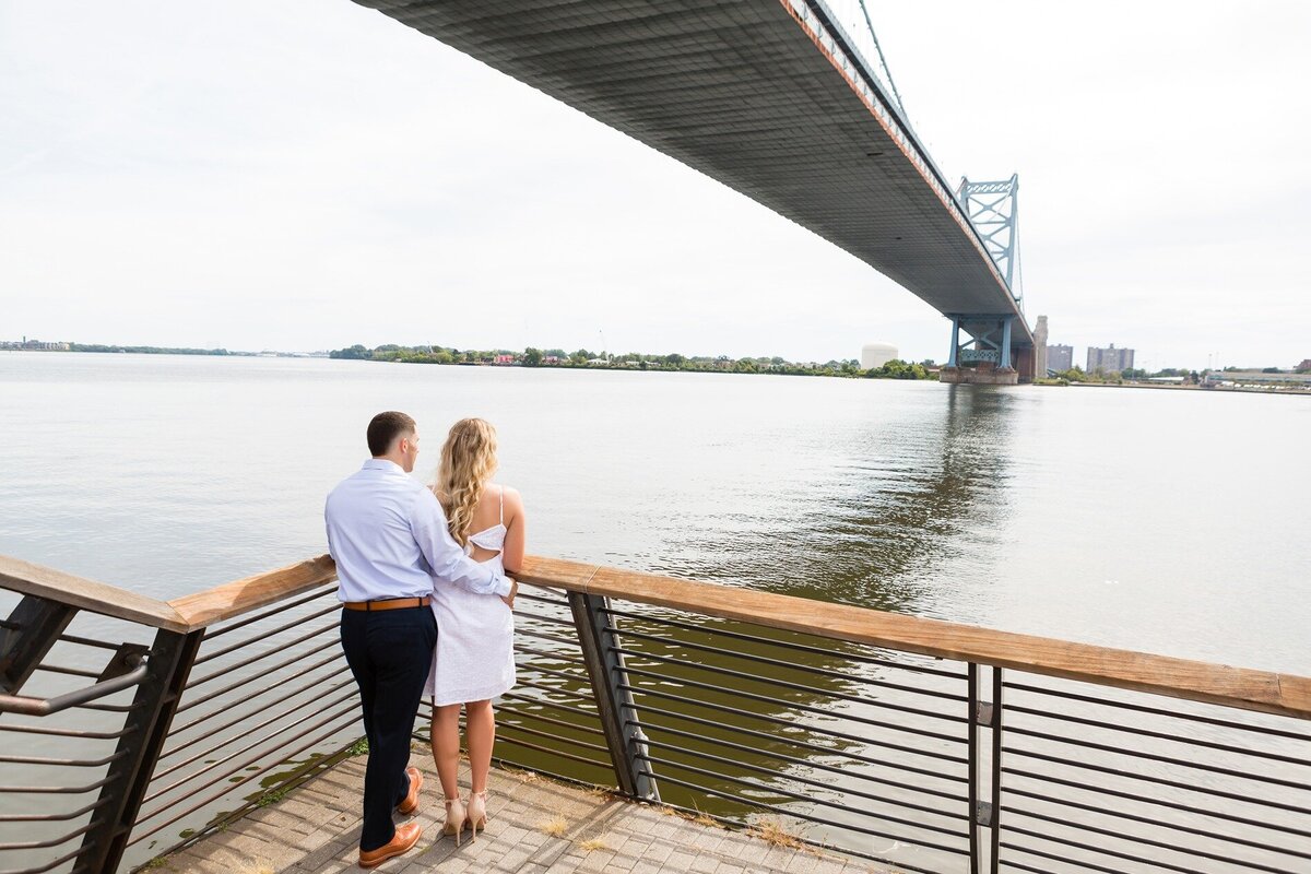 couple-looking-over-railing