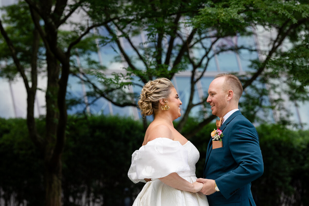 colorful-seaport-wedding-boston-lisa-gilbert-photography-19