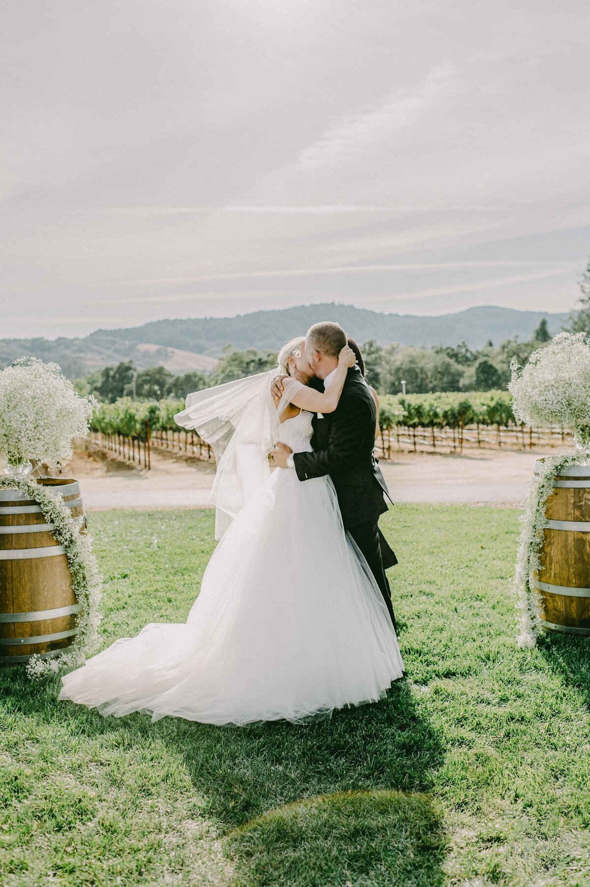 chateau st jean winery wedding ceremony l hewitt photography (12)
