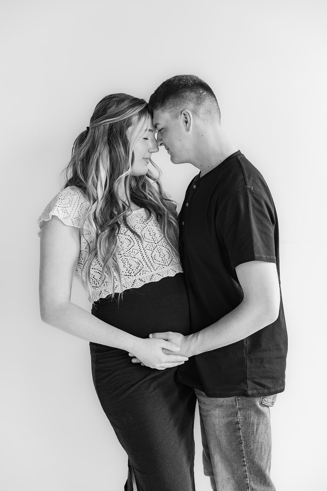 Announcement Photos 2024_Alexis Fox Photography + studio + Pregnancy Annoucement + Fortville + Indiana (20 of 29)