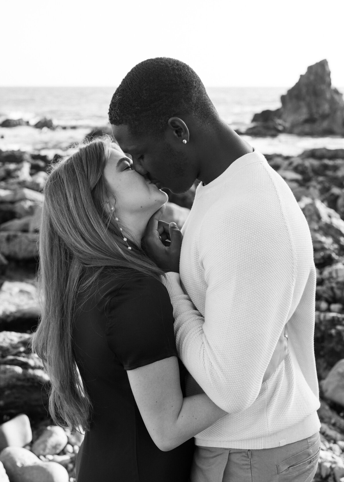 romantic black and white photo couple photo at the beach