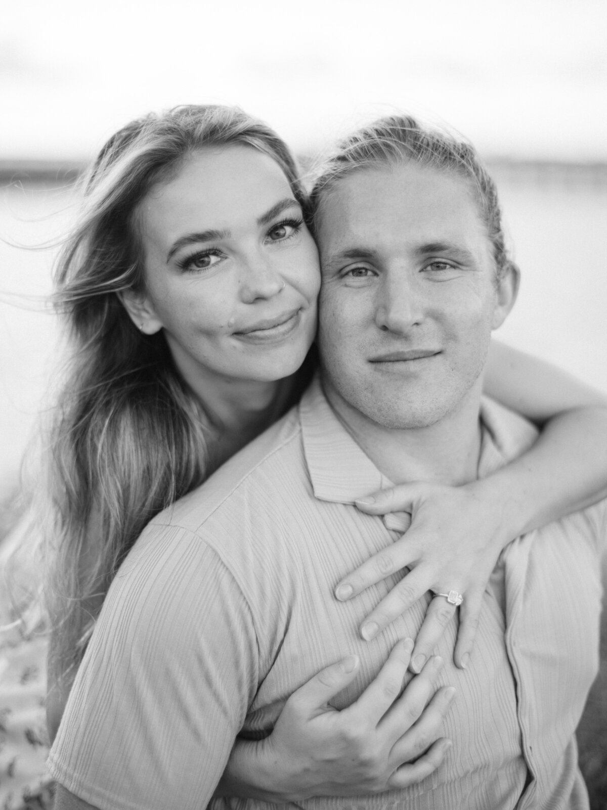 Engagement photos in Charleston. Photography by Philip Casey.